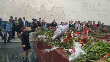 Обучающиеся и педагоги МБОУ «ЯС(К)Ш» почтили память героев ВОВ